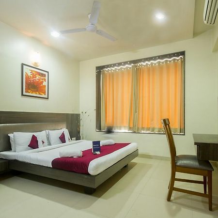 Rajdhani Pune Extérieur photo