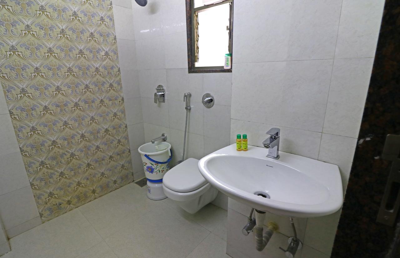 Rajdhani Pune Extérieur photo
