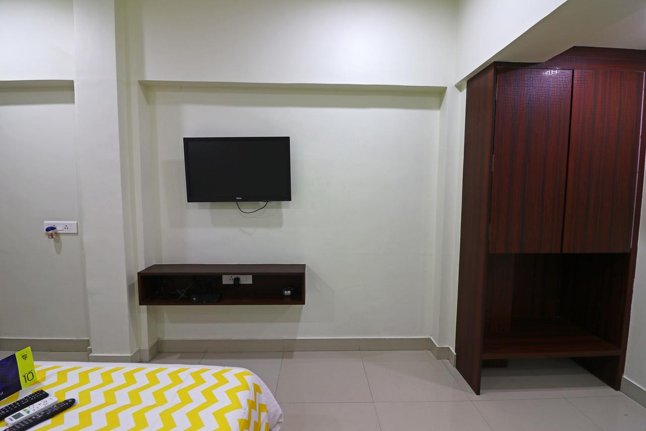 Rajdhani Pune Extérieur photo
